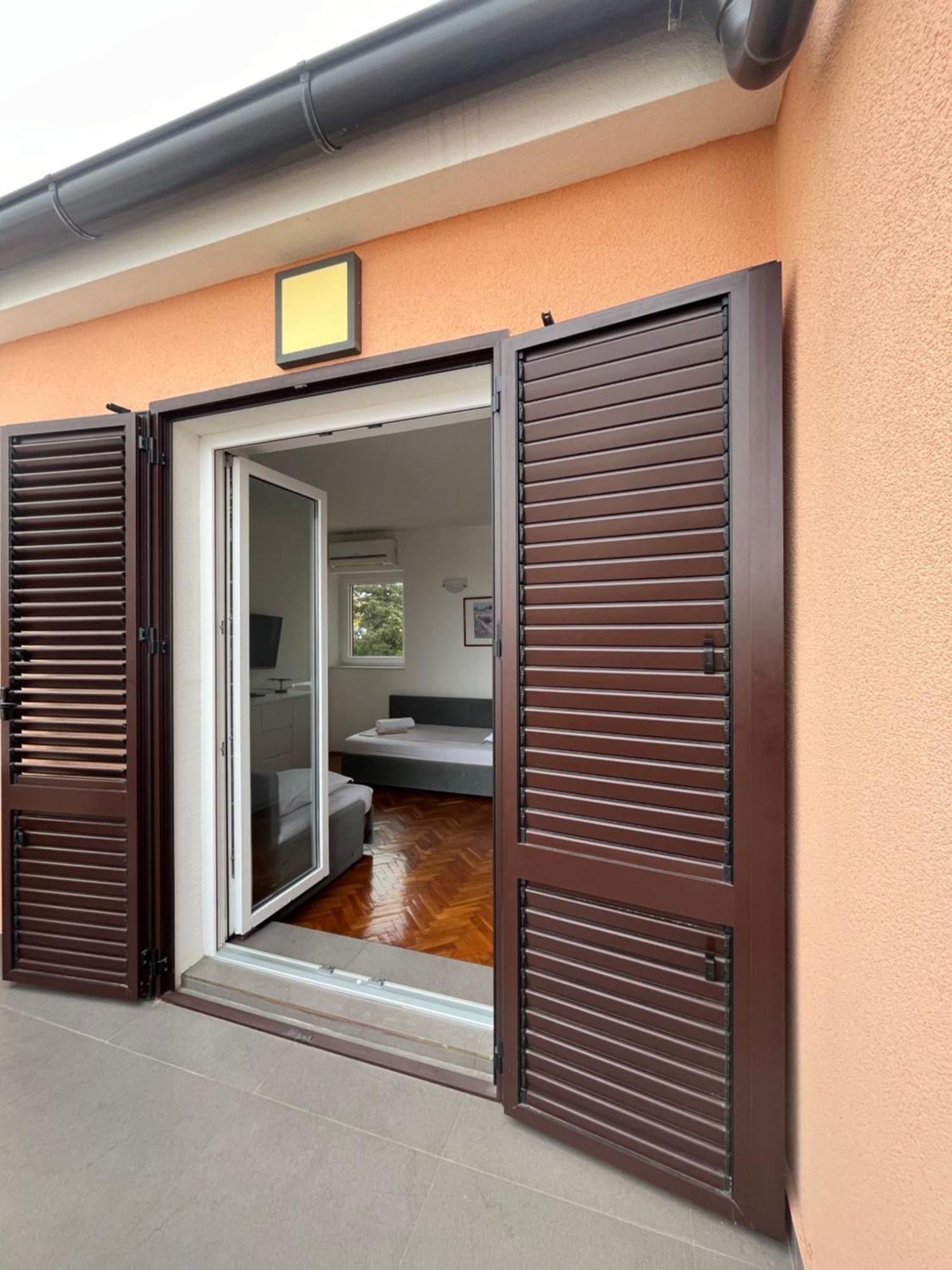 Falcon Mali Losinj Exterior photo